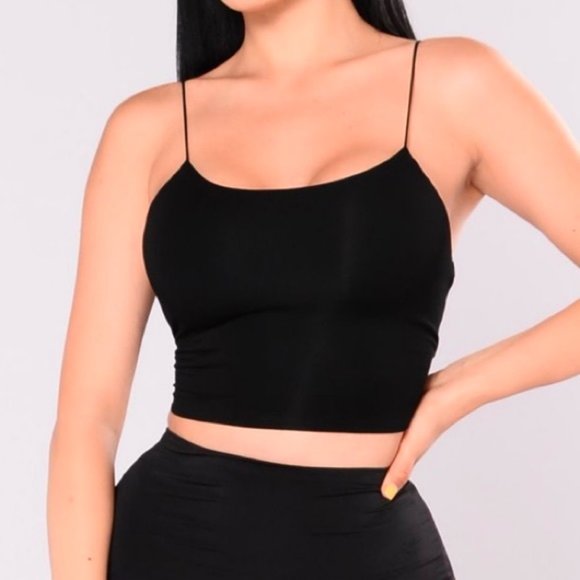 Fashion Nova Tops - Fashion Nova Black Kiki Crop Top M